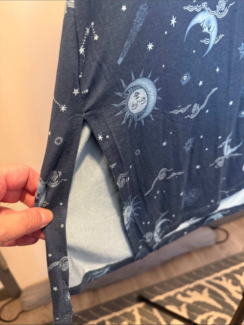 torrid Navy V‑Neck Tunic with Celestial Moon & Sun Print - Picture 4 of 6
